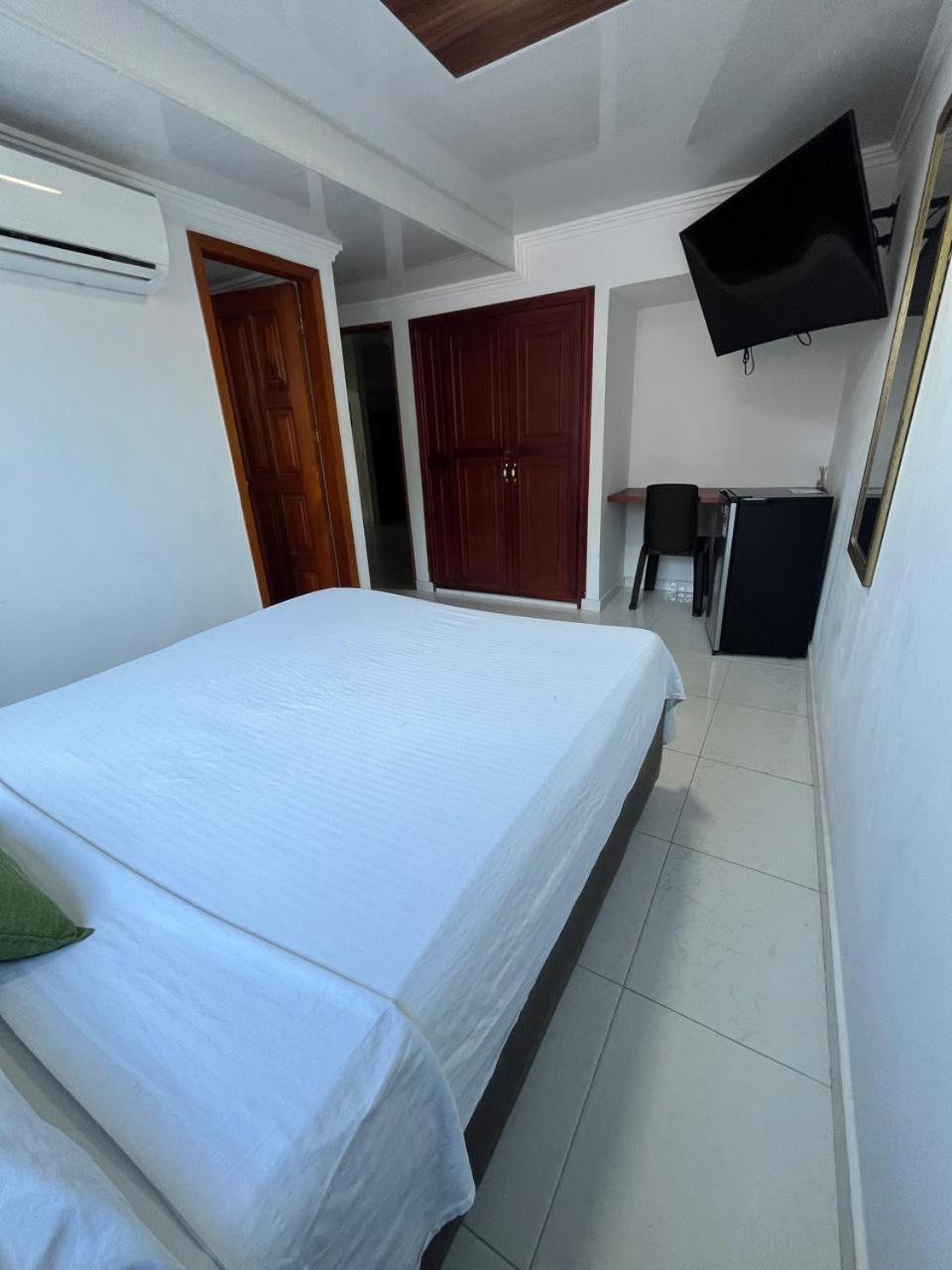 Santos 3*